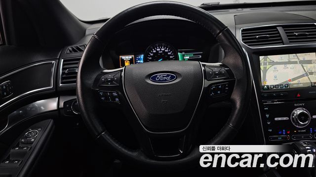 Ford Explorer 2018 — photo 21