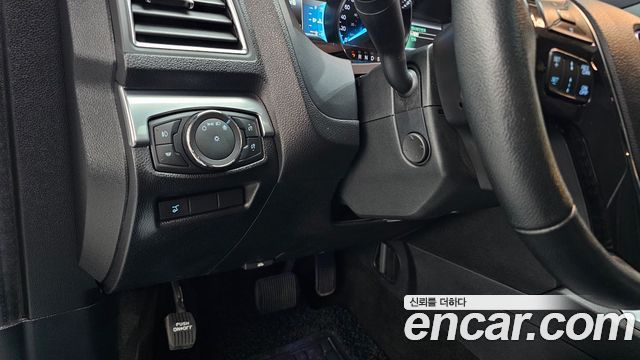 Ford Explorer 2018 — photo 29