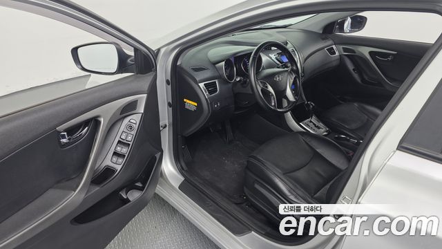 Hyundai AVANTE 2012 — photo 13