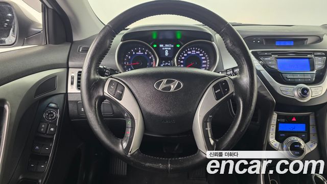 Hyundai AVANTE 2012 — photo 19