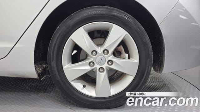 Hyundai AVANTE 2012 — photo 7