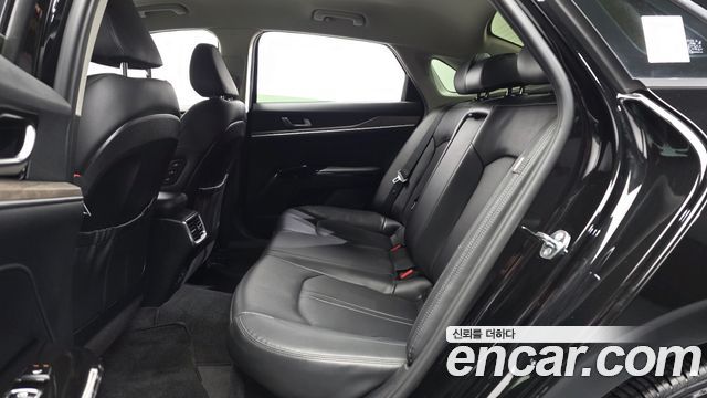 Kia K5 2022 — photo 16