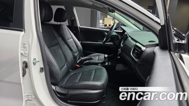 Kia Stonic 2019 — photo 17