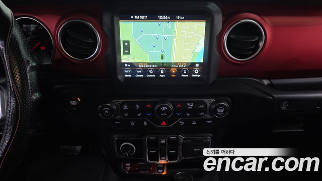 Jeep Wrangler 2021 — photo 18