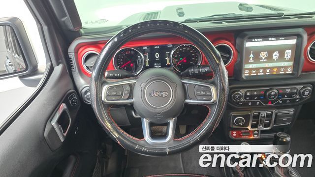 Jeep Wrangler 2021 — photo 19
