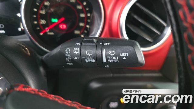 Jeep Wrangler 2021 — photo 26
