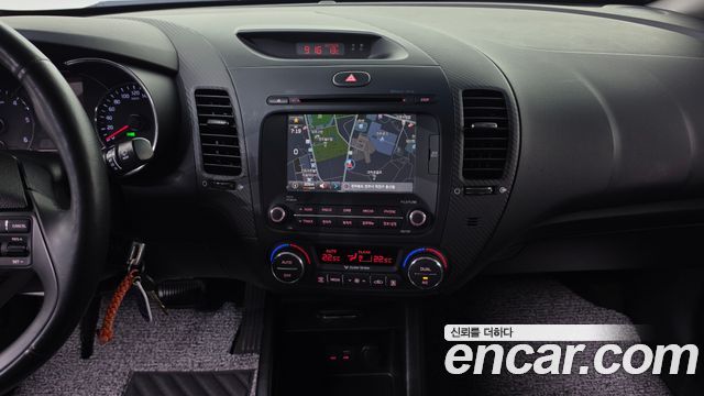 Kia K3 2015 — photo 14