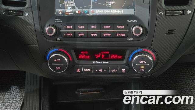 Kia K3 2015 — photo 16