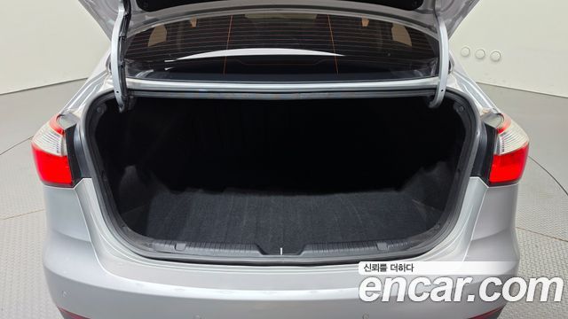 Kia K3 2015 — photo 20