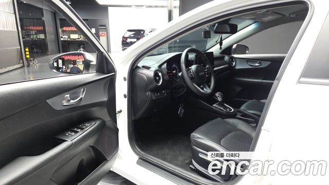 Kia K3 2022 — photo 13