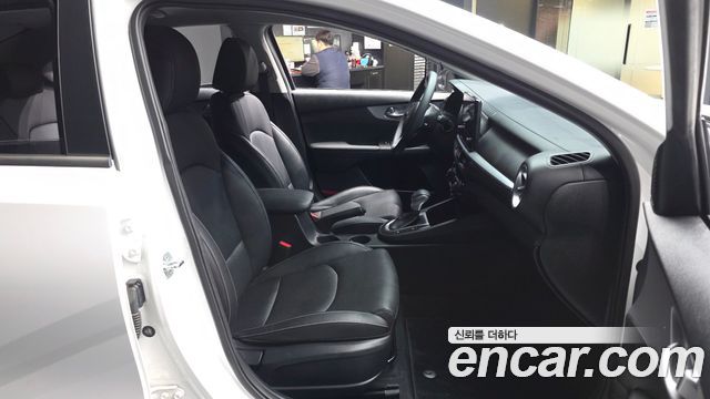 Kia K3 2022 — photo 17