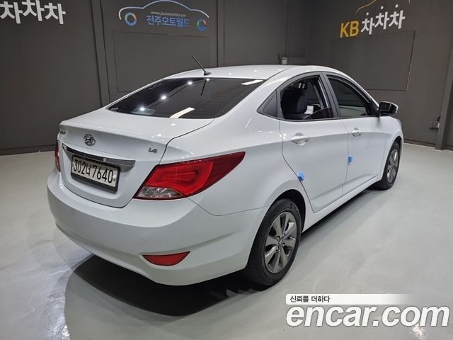 Hyundai Accent 2019 — photo 2