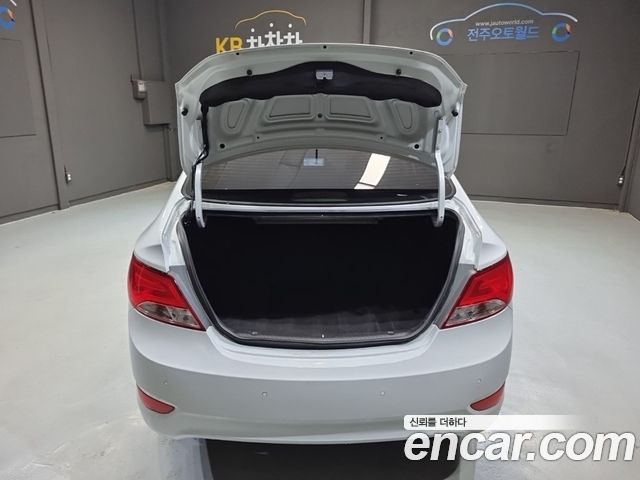 Hyundai Accent 2019 — photo 9