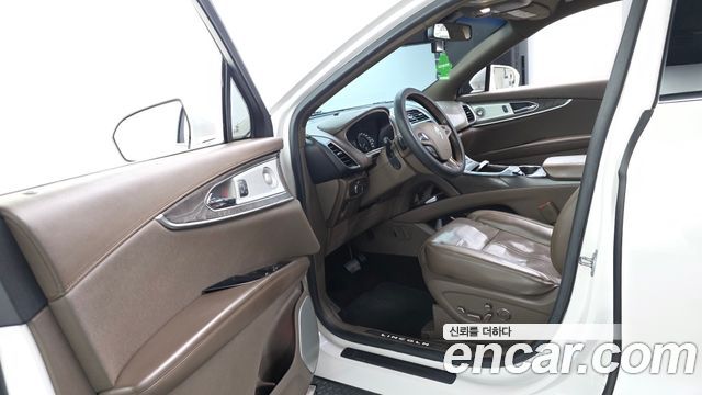 Lincoln MKX 2018 — photo 13