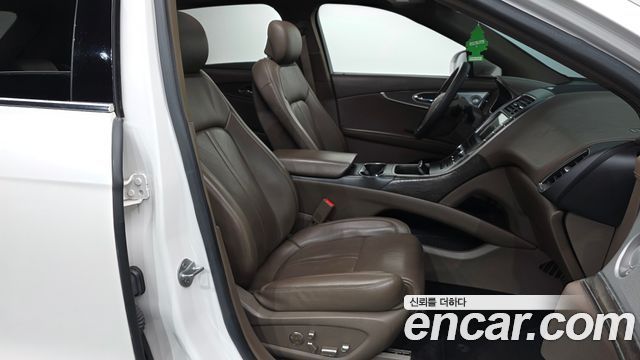 Lincoln MKX 2018 — photo 18