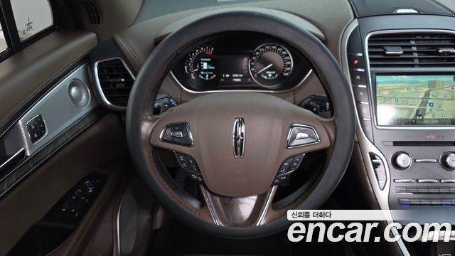 Lincoln MKX 2018 — photo 19