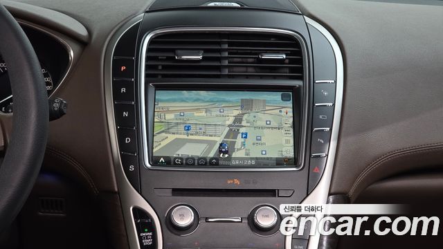 Lincoln MKX 2018 — photo 20