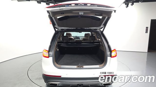 Lincoln MKX 2018 — photo 26