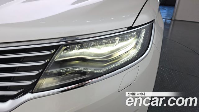 Lincoln MKX 2018 — photo 8