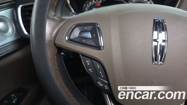 Lincoln MKX 2018 — photo 34