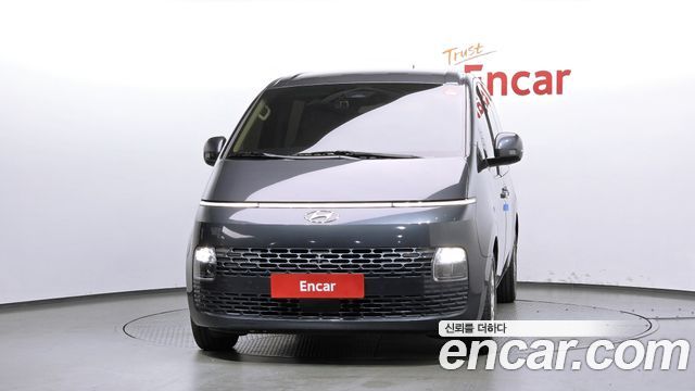 Hyundai Staria 2023 — photo 3