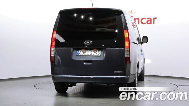 Hyundai Staria 2023 — photo 4