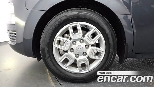 Hyundai Staria 2023 — photo 5