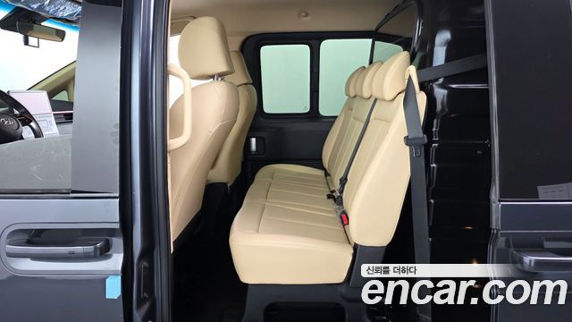 Hyundai Staria 2023 — photo 11