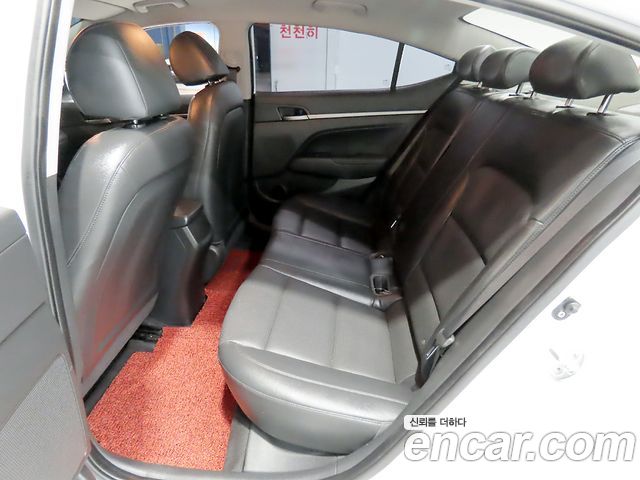 Hyundai AVANTE 2018 — photo 7