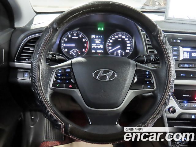 Hyundai AVANTE 2018 — photo 10