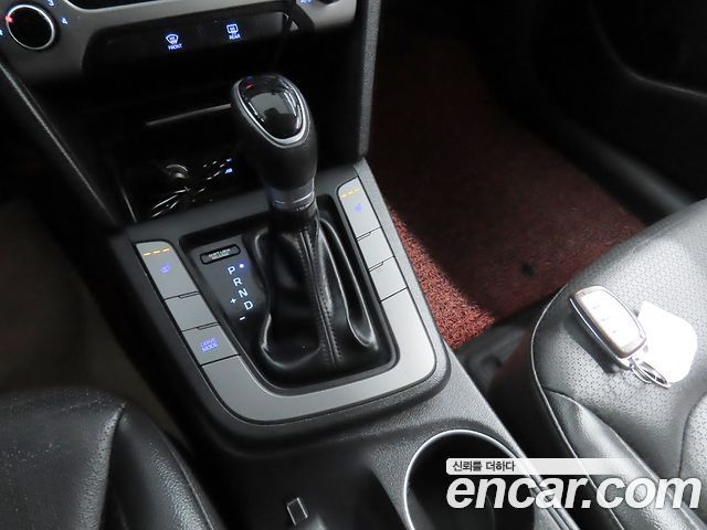 Hyundai AVANTE 2018 — photo 13