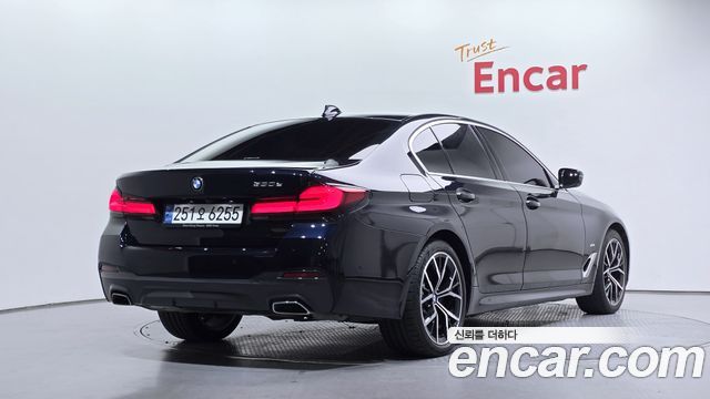 BMW 5-Series 2021 — photo 2