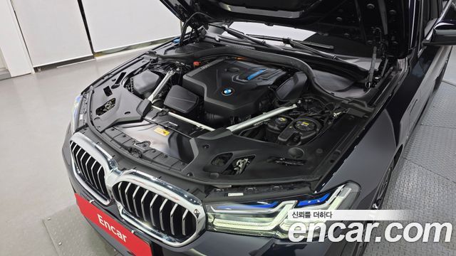 BMW 5-Series 2021 — photo 6