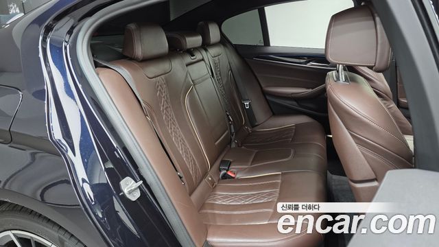 BMW 5-Series 2021 — photo 17