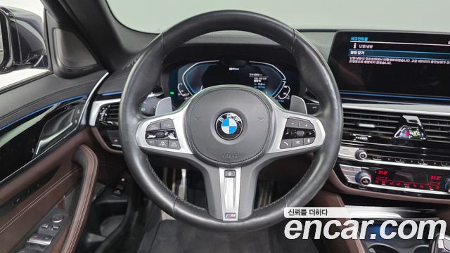 BMW 5-Series 2021 — photo 19