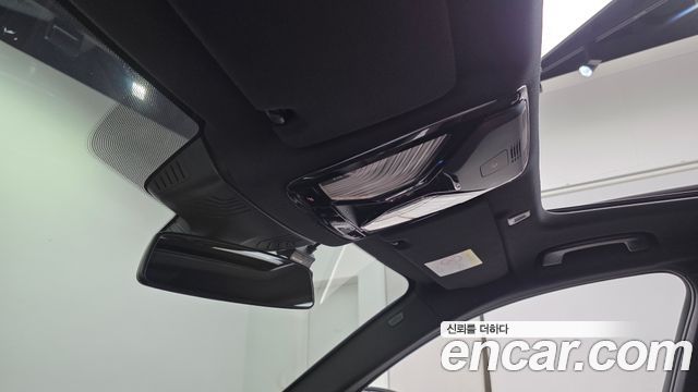 BMW 5-Series 2021 — photo 26