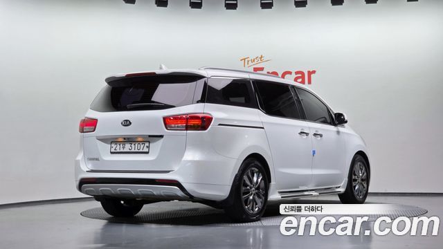Kia Canival 2018 — photo 2