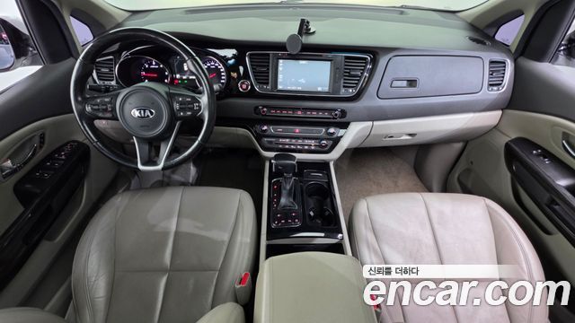 Kia Canival 2018 — photo 10