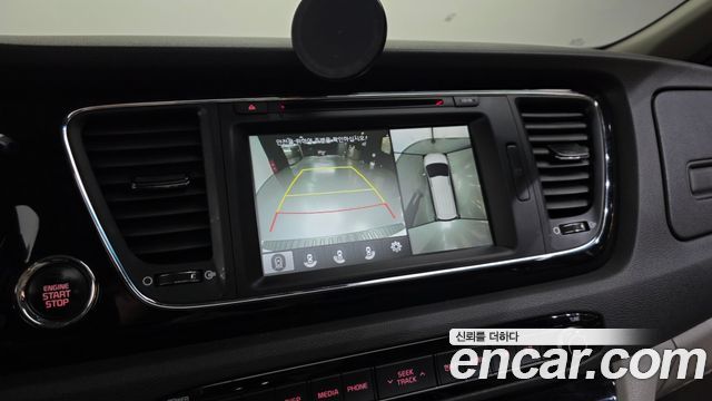 Kia Canival 2018 — photo 21
