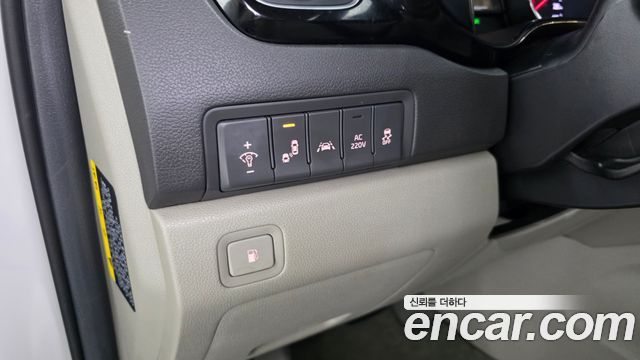 Kia Canival 2018 — photo 23