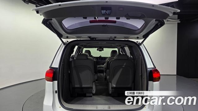 Kia Canival 2018 — photo 26