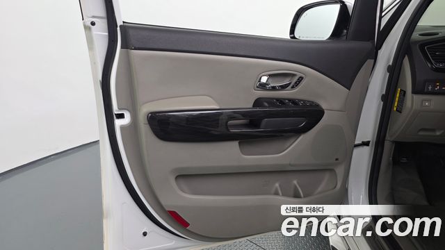Kia Canival 2018 — photo 14
