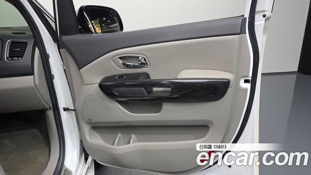 Kia Canival 2018 — photo 15
