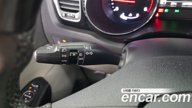 Kia Canival 2018 — photo 32