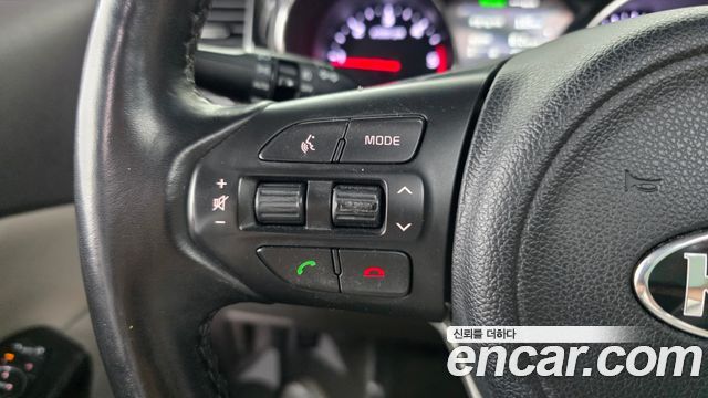 Kia Canival 2018 — photo 36