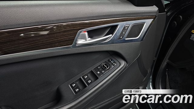 Genesis G80 2020 — photo 32