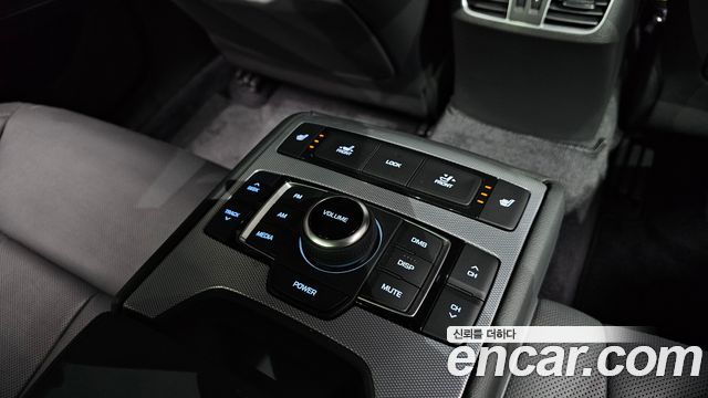 Genesis G80 2020 — photo 33