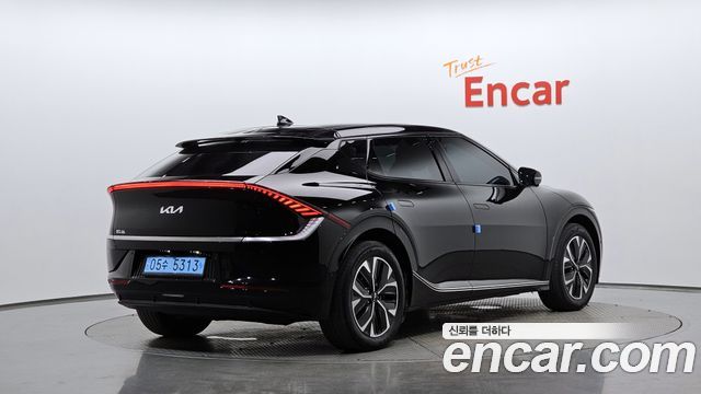 Kia EV6 2023 — photo 2