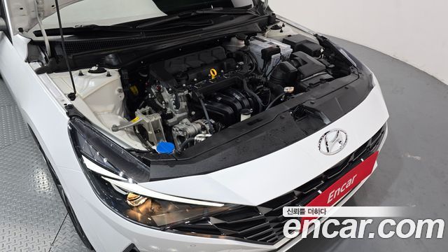 Hyundai AVANTE 2022 — photo 18