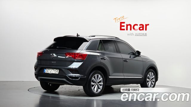 Volkswagen T-Roc 2021 — photo 2